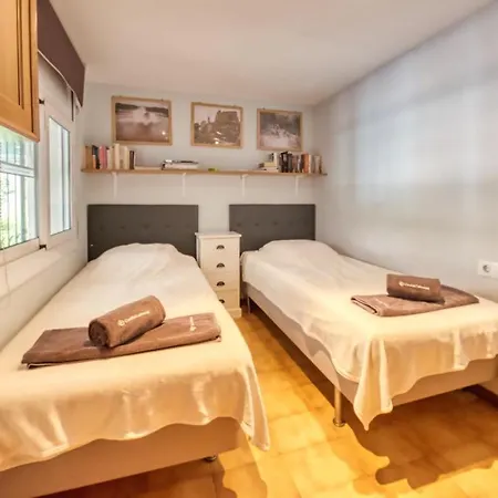 Montbarbat Sleeps 8 Pool Wifi Lloret de Mar