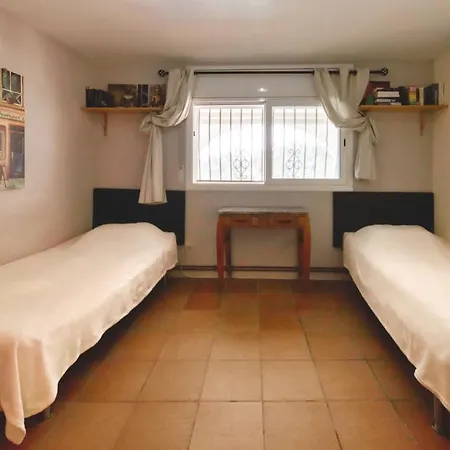 Montbarbat Sleeps 8 Pool Wifi