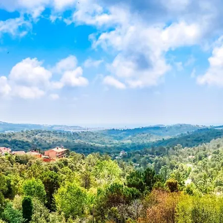 Montbarbat Sleeps 8 Pool Wifi Villa