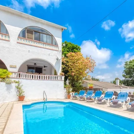 Montbarbat Sleeps 8 Pool Wifi فيلة *