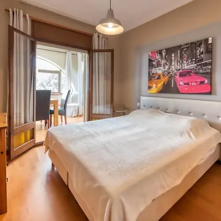 فيلة Montbarbat Sleeps 8 Pool Wifi