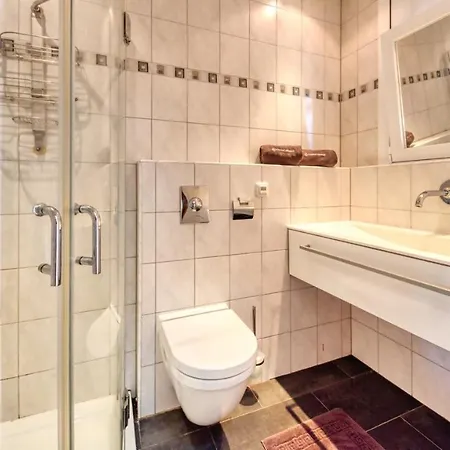 Montbarbat Sleeps 8 Pool Wifi וילה